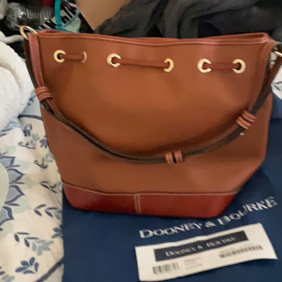 Brand new Dooney & Bourke caramel drawstring purse - Picture 4 of 4
